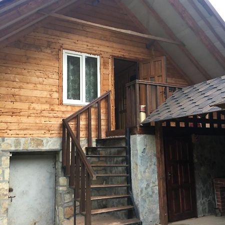 Villa Шепіт Лісу à Sheshory Extérieur photo