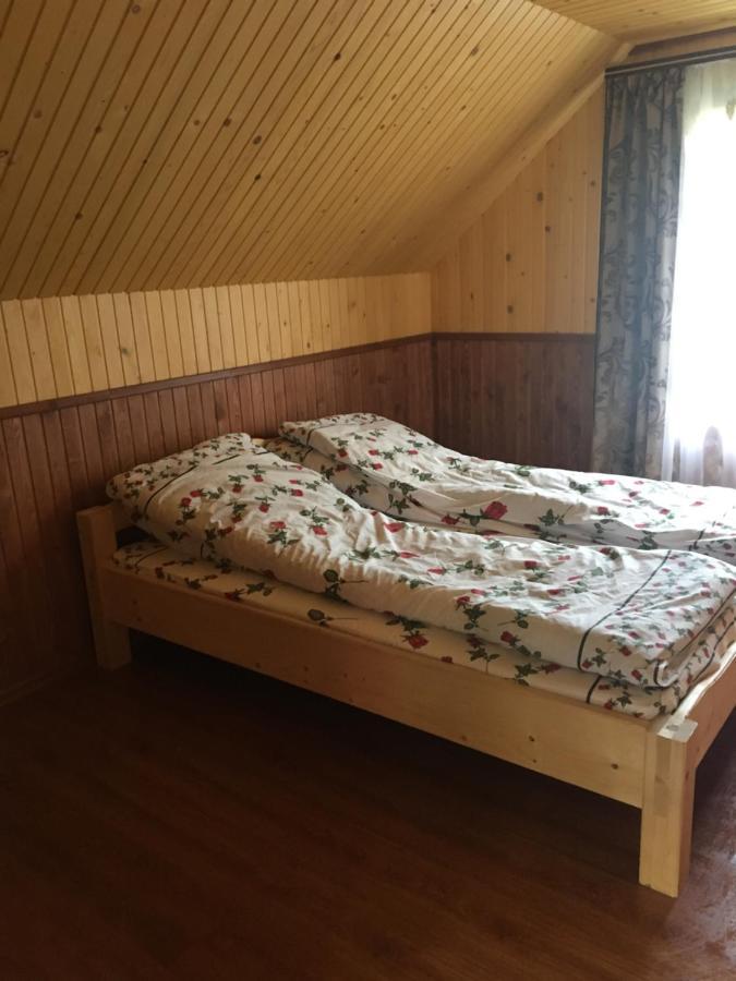 Villa Шепіт Лісу à Sheshory Extérieur photo