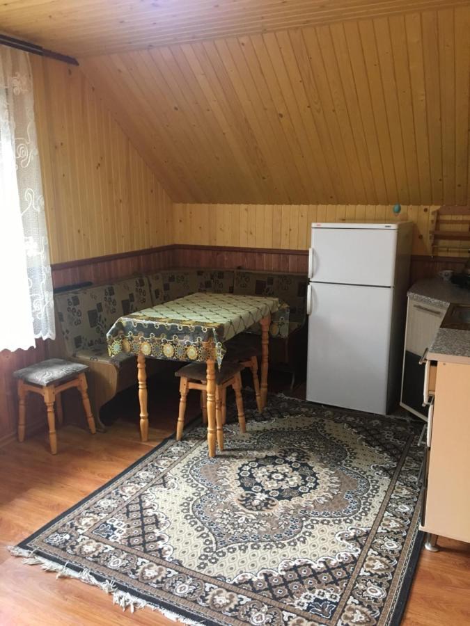 Villa Шепіт Лісу à Sheshory Extérieur photo